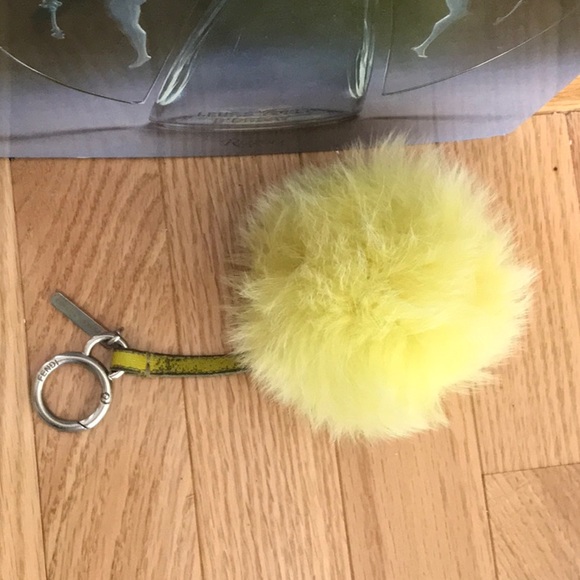 ⚡️FLASH SALE!✨ Fendi Selleria Yellow 💛 pOm😳Rabbit🔪🐇🩸Fur Keychain Bag Charm! - Picture 2 of 6